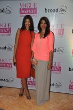 at Vogue Beauty Awards in Taj Land_s End, Mumbai on 1st Aug 2013 (5).JPG