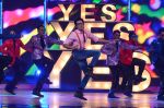  Riteish Deshmukh dancing on India_s dancing Superstar on 2nd Aug 2013 (6).JPG