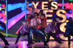  Riteish Deshmukh dancing on India_s dancing Superstar on 2nd Aug 2013 (7).JPG