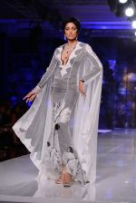 Model walk for Masaba-Satya Paul for PCJ Delhi Couture Week on 2nd Aug 2013 (3).JPG