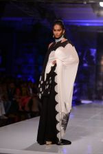 Model walk for Masaba-Satya Paul for PCJ Delhi Couture Week on 2nd Aug 2013 (31).JPG