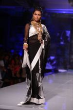 Model walk for Masaba-Satya Paul for PCJ Delhi Couture Week on 2nd Aug 2013 (33).JPG