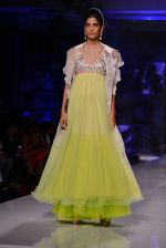 Model walk for Masaba-Satya Paul for PCJ Delhi Couture Week on 2nd Aug 2013 (37).JPG