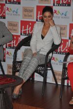 Nargis Fakhri at HiBlitz cover launch in Mumbai on 2nd Aug 2013 (8).JPG