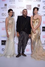 Aditi Rao Hydari, Kalki Koechlin on day 5 at PCJ Delhi Couture week 2013 press meets on 4th Aug 2013 (28).JPG