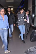 Katrina Kaif snapped at the Airport in Mumbai on 4th Aug 2013 (4).JPG