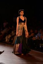 Model walks for Manish Malhotra show at PCJ Delhi Couture Week 2013 on 4th Aug 2013 (187).JPG