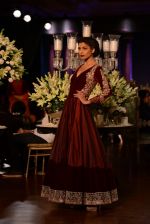 Model walks for Manish Malhotra show at PCJ Delhi Couture Week 2013 on 4th Aug 2013 (225).JPG