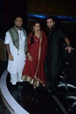 Shreya Ghoshal, Vishal Dadlani, Shekhar Ravjiani on the sets of Indian Idol Junior Eid Special in Mumbai on 4th Aug 2013 (20).JPG