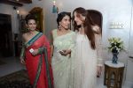 Kajol, Farah Ali Khan, Tanisha Mukherjee at Sanjay and Zareen Khan_s Iftar party in Sanjay Khan_s Residence, Mumbai on 6th Aug 2013 (245).JPG