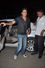 Shahrukh Khan snapped during photoshoot at Mehboob Studios in Mumbai on 6th Aug 2013 (47).JPG