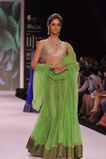 Model walk the ramp for Kay Jewels on Day 4 of IIJW 2013 on 7th Aug 2013 (27).JPG