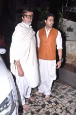 Amitabh Bachchan, Abhishek Bachchan at Shaad Ali_s Eid bash in Juhu, Mumbai on 9th Aug 2013 (41).JPG