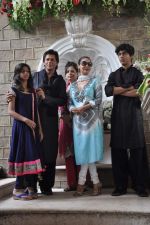 Shahrukh Khan, Gauri Khan, Aryan Khan, Suhana Khan at Shahrukh Khan_s Eid Party on 9th Aug 2013 (195).JPG