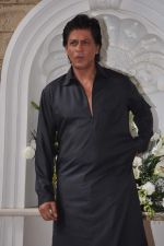 Shahrukh Khan_s Eid Party on 9th Aug 2013 (35).JPG