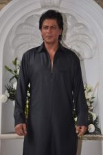 Shahrukh Khan_s Eid Party on 9th Aug 2013 (36).JPG