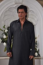 Shahrukh Khan_s Eid Party on 9th Aug 2013 (38).JPG