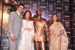 Akshay Kumar, Twinkle Khanna, Dimple Kapadia at Rajesh Khanna_s statue unvieled in Taj Land_s End, Mumbai on 10th Aug 2013 (113).JPG