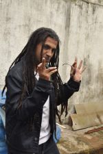 Apache Indian shoots with Raghav for new video in Malad, Mumbai on 10th Aug 2013 (32).JPG