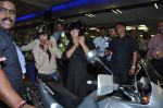 Akshay Kumar and Imran Khan return from Dubai in Mumbai Airport on 12th Aug 2013 (23).JPG