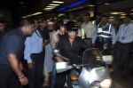 Akshay Kumar and Imran Khan return from Dubai in Mumbai Airport on 12th Aug 2013 (25).JPG