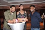 Nargis Fakhri, John Abraham, Shoojit Sircar promotes Madras Cafe at a special TV shoot in Taj Land_s End on 13th Aug 2013 (31).JPG