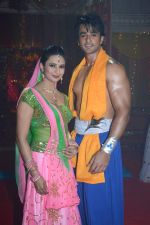 Divyanka Tripathi, Nishant Malkani at Big Magic Janmasthami episode shoot in Mumbai on 17th Aug 2013 (1).JPG