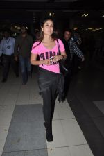 Kareena Kapoor return from Dubai for SatyaGraha Promotions on 20th Aug 2013 (17).JPG