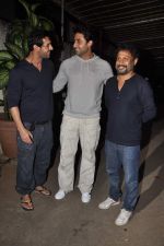 Abhishek Bachchan, John Abraham, Shoojit Sircar  at Madras Cafe screening in Sunny Super Sound,Mumbai on 21st Aug 2013 (22).JPG