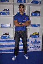 Dino Morea at Adidas bash in Blue Frog, Mumbai on 21st Aug 2013 (24).JPG