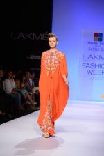 Model walk the ramp for Ranna Gill show at LFW 2013 Day 1 in Grand Haytt, Mumbai on 23rd Aug 2013 (196).JPG