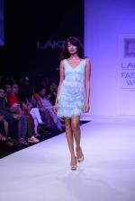 Model walk the ramp for Shehla Khan show at LFW 2013 Day 2 in Grand Haytt, Mumbai on 24th Aug 2013 (59).JPG