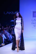 Model walk the ramp for Shehla Khan show at LFW 2013 Day 2 in Grand Haytt, Mumbai on 24th Aug 2013 (81).JPG