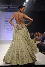 Model walk the ramp for Talent Box Arpita Mehta show at LFW 2013 Day 2 in Grand Haytt, Mumbai on 24th Aug 2013 (21).JPG