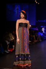 Model walk the ramp for Global Desi show at LFW 2013 Day 3 in Grand Haytt, Mumbai on 25th Aug 2013 (53).JPG