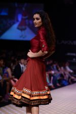 Model walk the ramp for Archana Kocchar show at LFW 2013 Day 5 in Grand Haytt, Mumbai on 27th Aug 2013 (273).JPG