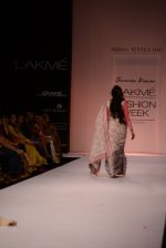 Model walk the ramp for Shravan Kumar show at LFW 2013 Day 4 in Grand Haytt, Mumbai on 26th Aug 2013 (100).JPG