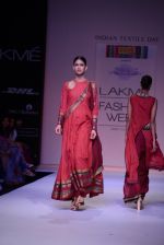 Model walk the ramp for Shruti Sancheti show at LFW 2013 Day 4 in Grand Haytt, Mumbai on 26th Aug 2013 (104).JPG