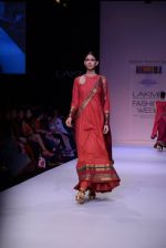 Model walk the ramp for Shruti Sancheti show at LFW 2013 Day 4 in Grand Haytt, Mumbai on 26th Aug 2013 (108).JPG
