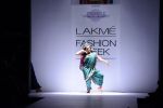 Model walk the ramp for Shruti Sancheti show at LFW 2013 Day 4 in Grand Haytt, Mumbai on 26th Aug 2013 (61).JPG
