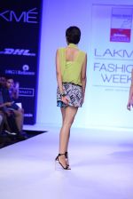 Model walk the ramp for Reliance Trends Bisou Bisou show at LFW 2013 Day 5 in Grand Haytt, Mumbai on 27th Aug 2013  (10).JPG