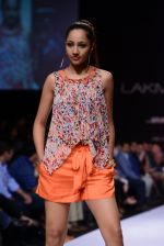 Model walk the ramp for Reliance Trends Bisou Bisou show at LFW 2013 Day 5 in Grand Haytt, Mumbai on 27th Aug 2013  (40).JPG