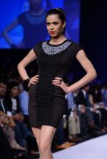 Model walk the ramp for Reliance Trends Bisou Bisou show at LFW 2013 Day 5 in Grand Haytt, Mumbai on 27th Aug 2013  (83).JPG