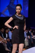 Model walk the ramp for Reliance Trends Bisou Bisou show at LFW 2013 Day 5 in Grand Haytt, Mumbai on 27th Aug 2013  (84).JPG