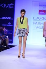 Model walk the ramp for Reliance Trends Bisou Bisou show at LFW 2013 Day 5 in Grand Haytt, Mumbai on 27th Aug 2013  (9).JPG