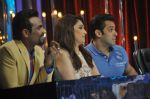 Salman Khan on the sets of Jhalak 6 in Mumbai on 27th Aug 2013 (7).JPG