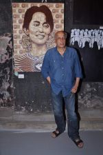 Mahesh Bhatt at Burmese exhibition for friend Gaurav Yadav in Elphinstone, Mumbai on 1st Sept 2013 (129).JPG