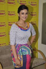 Parineeti Chopra at Radio Mirchi studio for promotion of Suddh Desi Romance in Mumbai on 2nd Sept 2013 (65).JPG