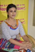 Parineeti Chopra at Radio Mirchi studio for promotion of Suddh Desi Romance in Mumbai on 2nd Sept 2013 (68).JPG