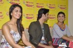 Vaani Kapoor, Sushant Singh Rajput and Parineeti Chopra at Radio Mirchi studio for promotion of Suddh Desi Romance in Mumbai on 2nd Sept 2013 (47).JPG